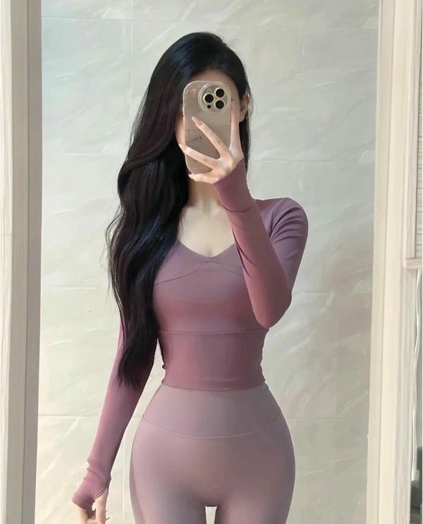 Ảnh cô gái xinh đẹp ngầu mạnh mẽ