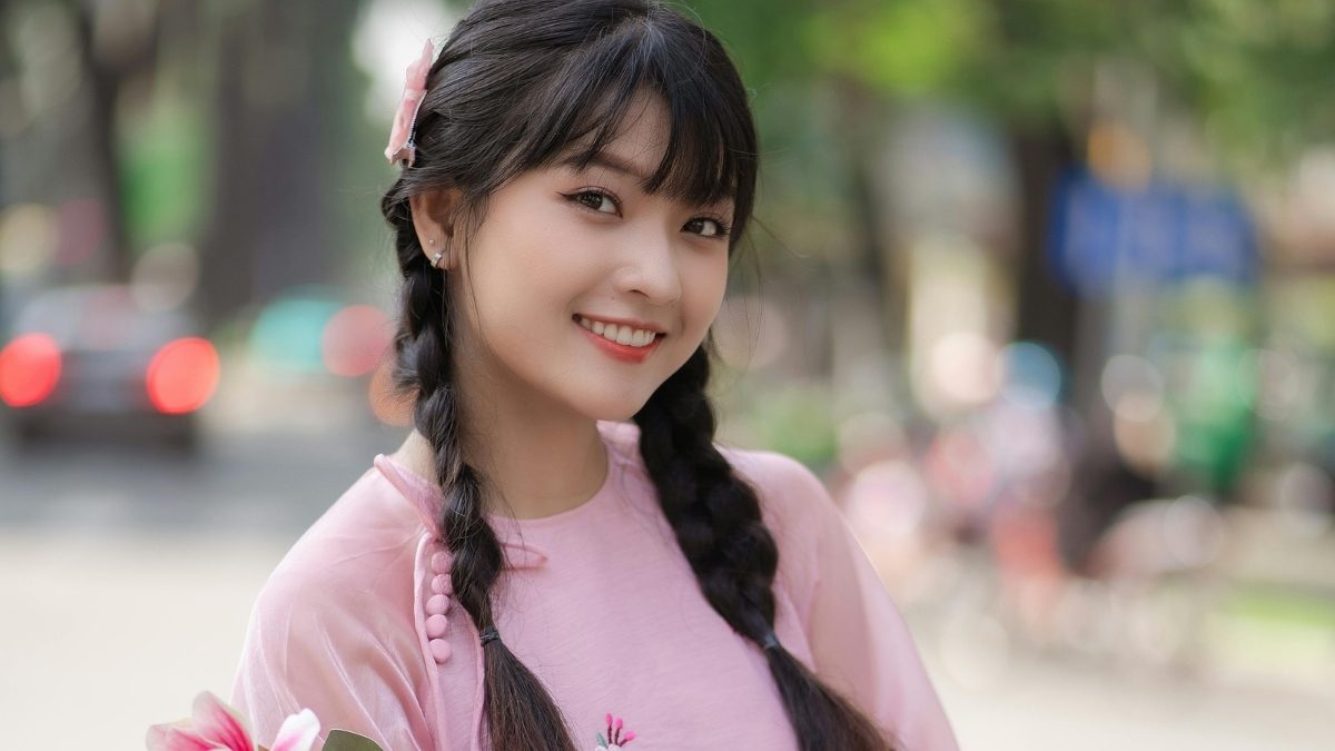 Hình Ảnh cô gái xinh đẹp thuần khiết yêu kiều