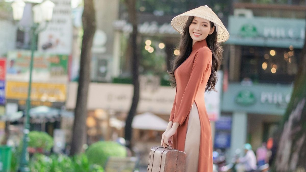 Ảnh cô gái xinh đẹp trong tà áo dài