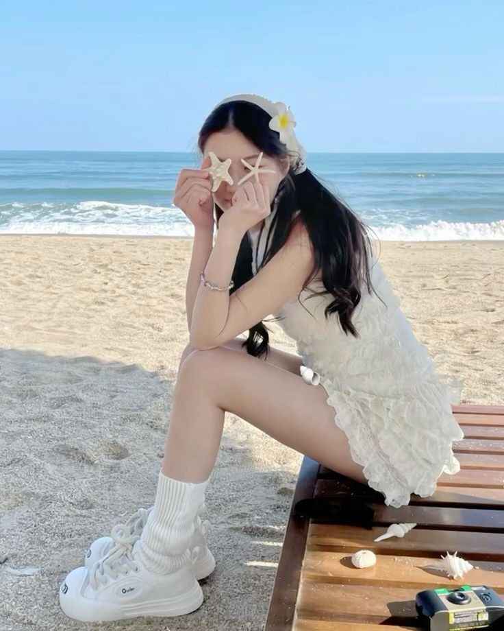 Ảnh gái xinh che mặt