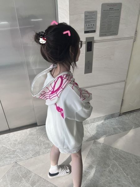 Ảnh gái xinh che mặt