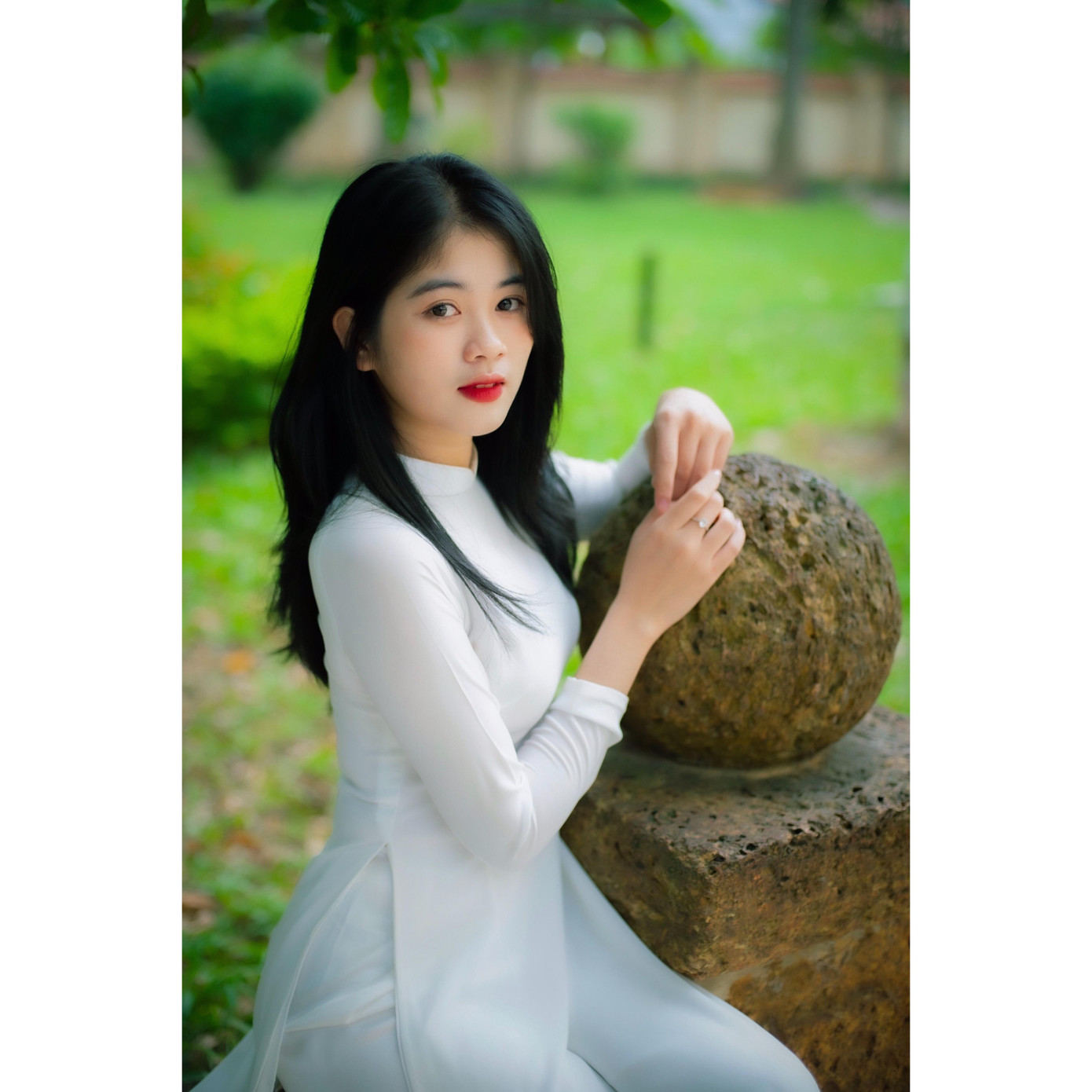 Nàng thơ xinh tựa thiên thần trong áo dài trắng đốn tim cộng đồng mạng