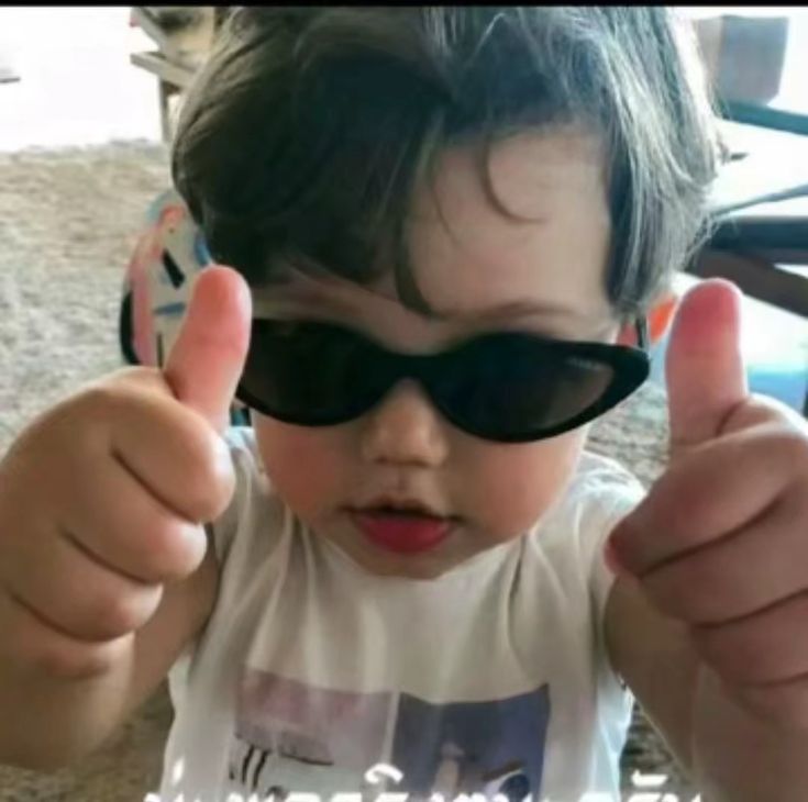 Meme like được chế biến từ nhiều hình ảnh thú vị khiến ai cũng cười sảng khoái