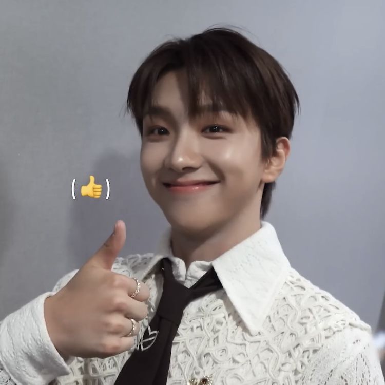 Meme thích thường được bạn bè chia sẻ để tạo sự thoải mái sau những giờ làm việc