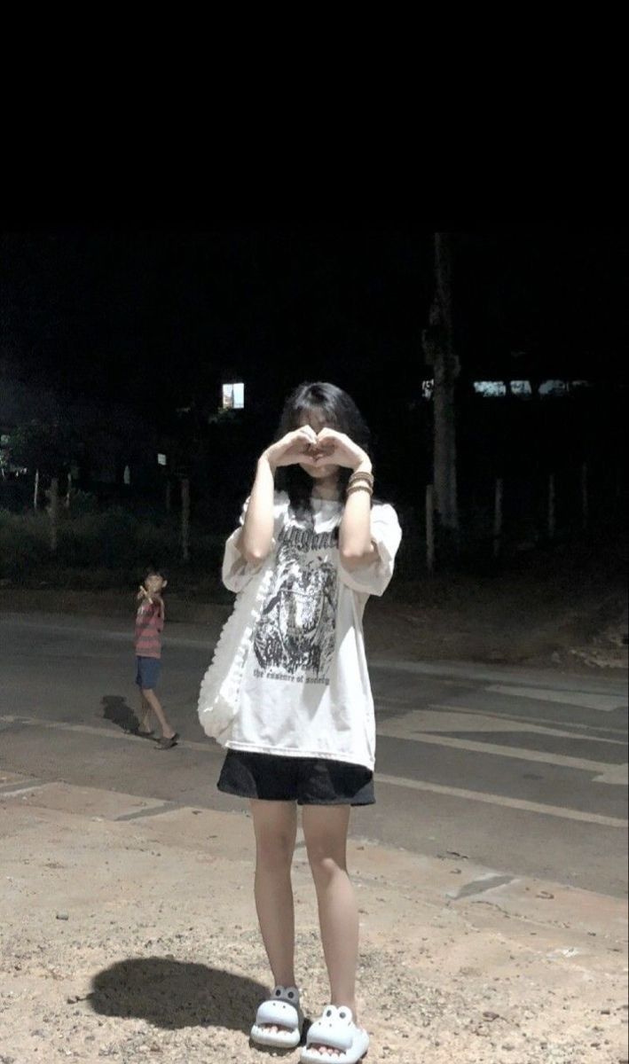 ảnh gái xinh che mặt k13