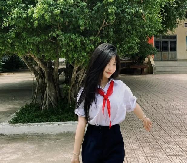 Gương mặt mộc mạc vẫn bừng sáng rạng ngời