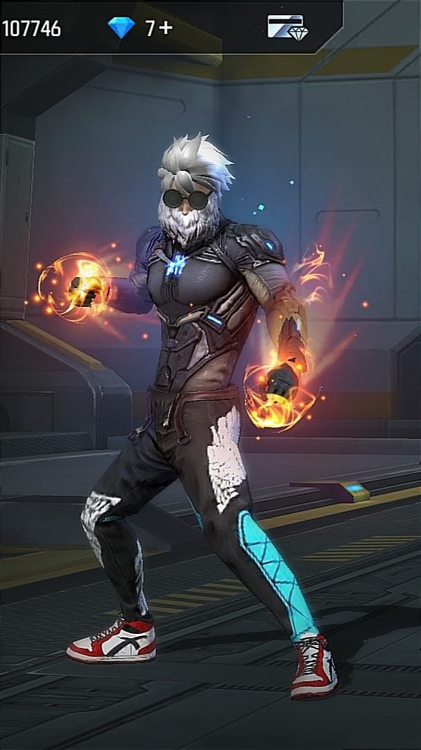 Nữ game thủ Free Fire với áo crop-top và quần rằn ri, phong cách thể thao cá tính