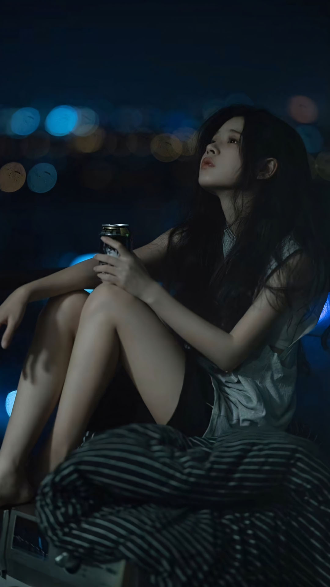 Anh con gai buon uong ruou che mat 1920px 1080px full hd 1