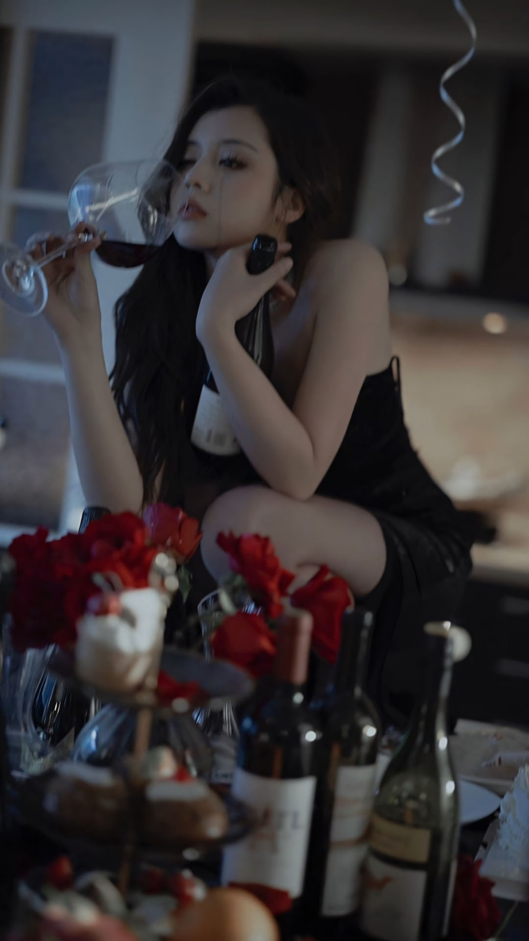 Hinh nen anh con gai buon uong ruou che mat 1920px 1080px full hd 5