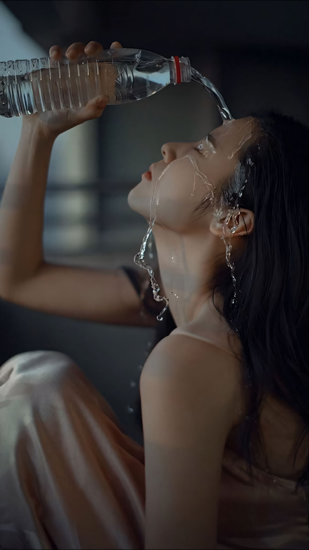 Hinh nen anh con gai buon uong ruou che mat 1920px 1080px full hd 2