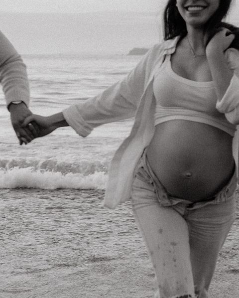 Chụp ảnh bầu đẹp để kỷ niệm hành trình làm mẹ hạnh phúc