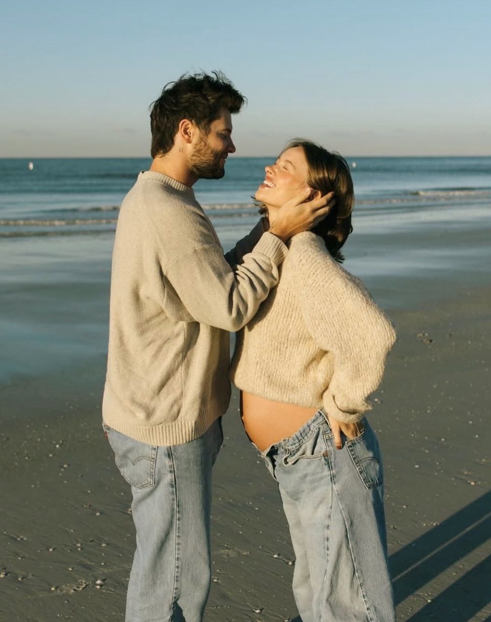 Ảnh bầu cute tạo nên khoảnh khắc dễ thương và vui tươi