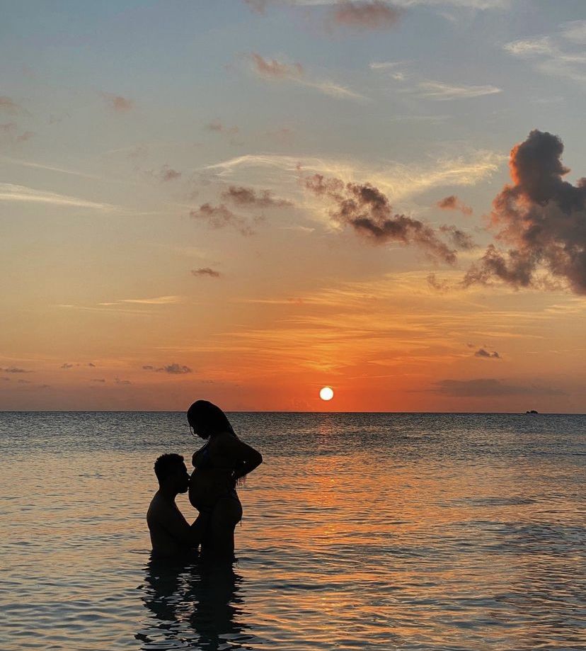 Ảnh bầu gia đình ghi lại sự gắn bó yêu thương ấm áp