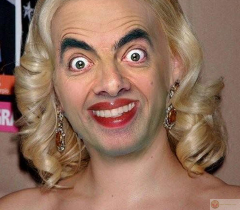 Mr Bean giả gái với biểu cảm ngạc nhiên siêu hài hước