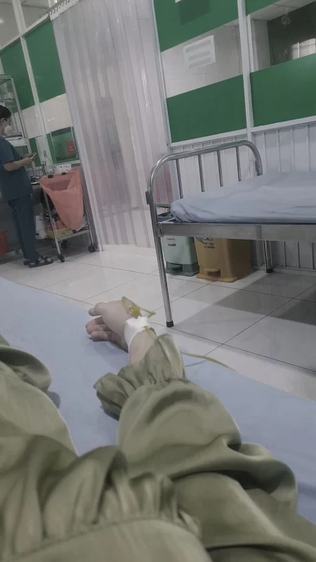 1001+ Hình truyền nước biển ảnh nằm viện chụp tay THẬT NHẤT