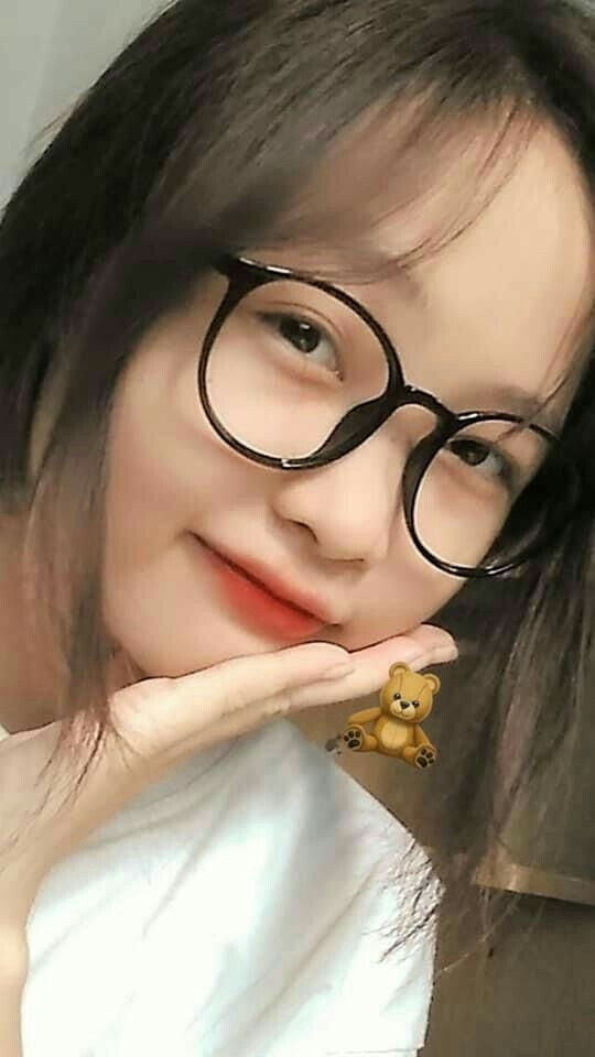 Hình bé gái 2k9 cute tự sướng với tóc dài