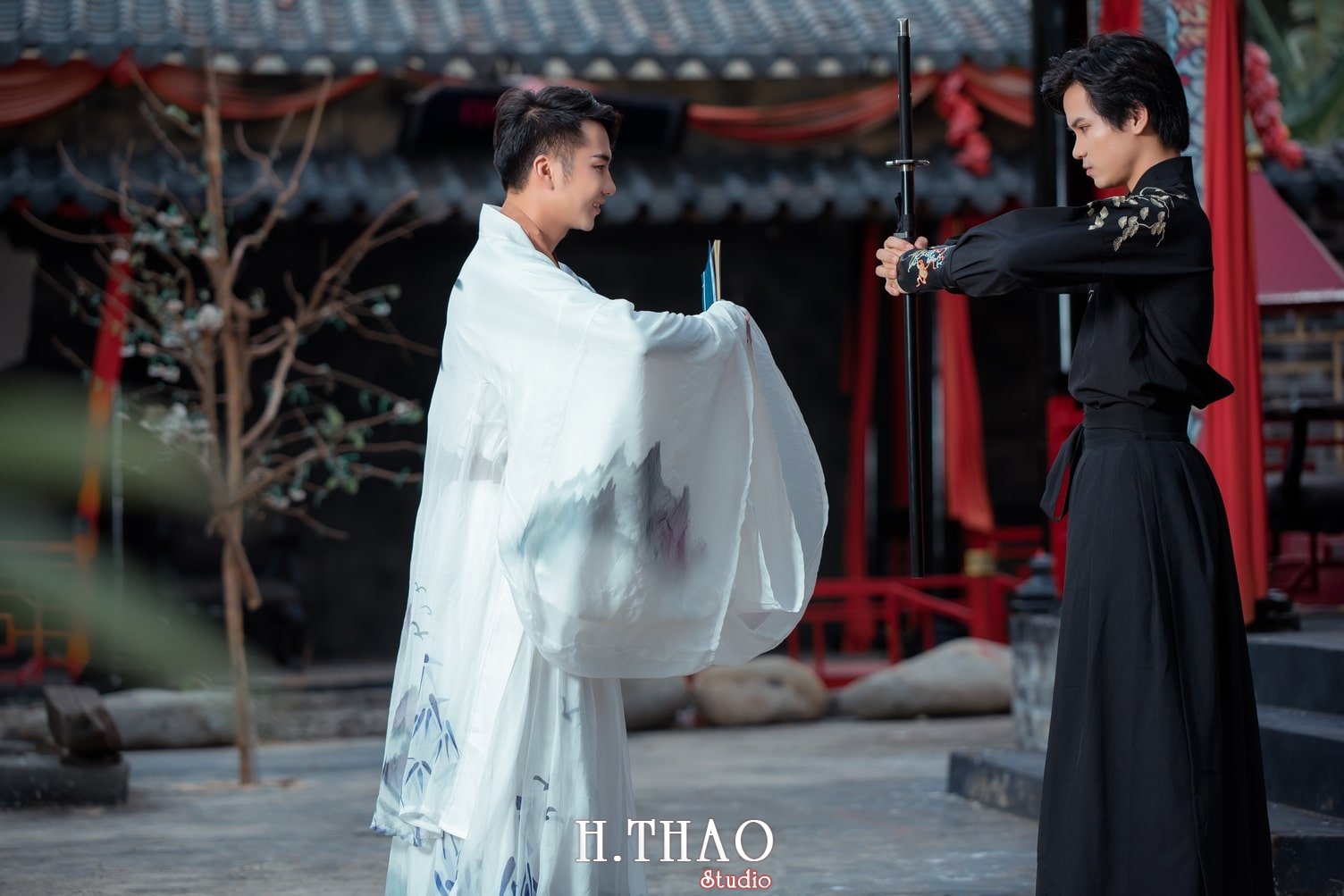 Anh co trang nam 15 - Chụp ảnh nghệ thuật cổ trang tuyệt đẹp với phim trường Blue