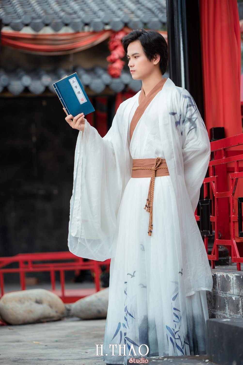 Anh co trang nam 5 - Chụp ảnh nghệ thuật cổ trang tuyệt đẹp với phim trường Blue