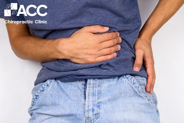 đau sau lưng bên trái dưới bả vai