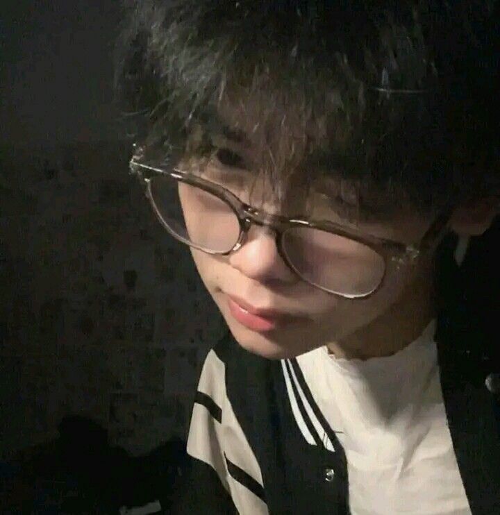 Một chiếc ảnh trai đẹp K8 hồn nhiên mang lại cảm giác thoải mái cho người xem