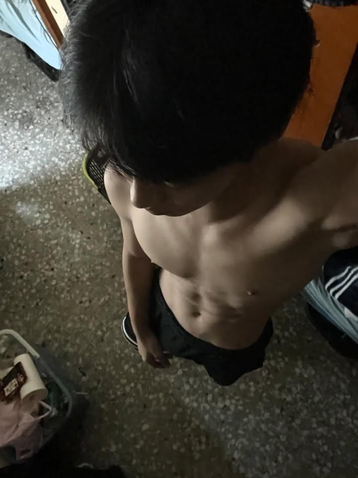 Ảnh trai K8 6 múi