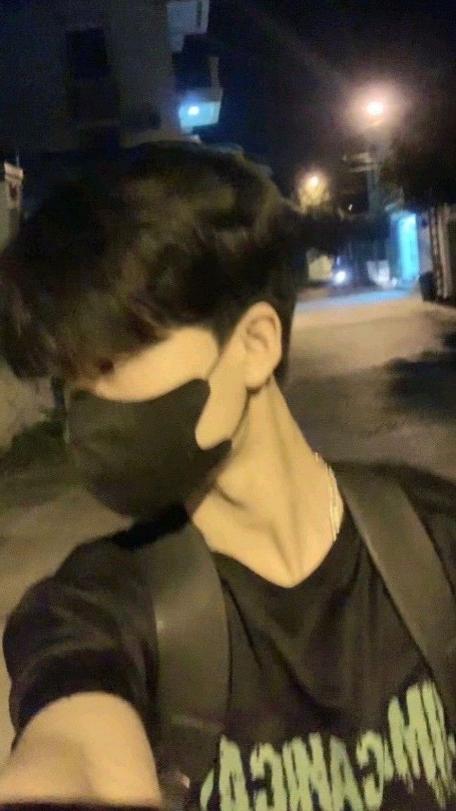 Hình trai đẹp 2008 lan tỏa mạnh mẽ nhờ sự trẻ trung và thần thái đáng yêu