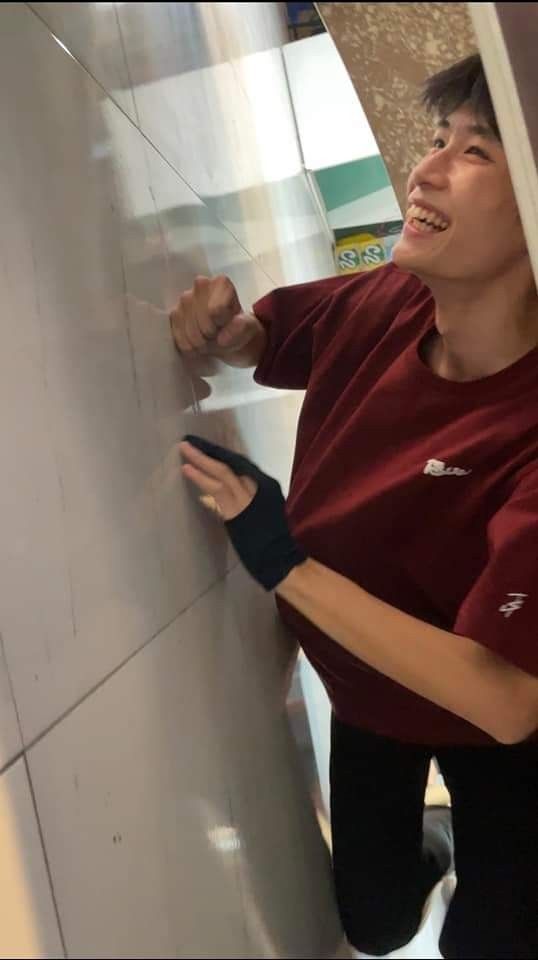 Ảnh trai K8 giản dị nhưng vẫn đủ để thu hút ánh nhìn của cộng đồng mạng