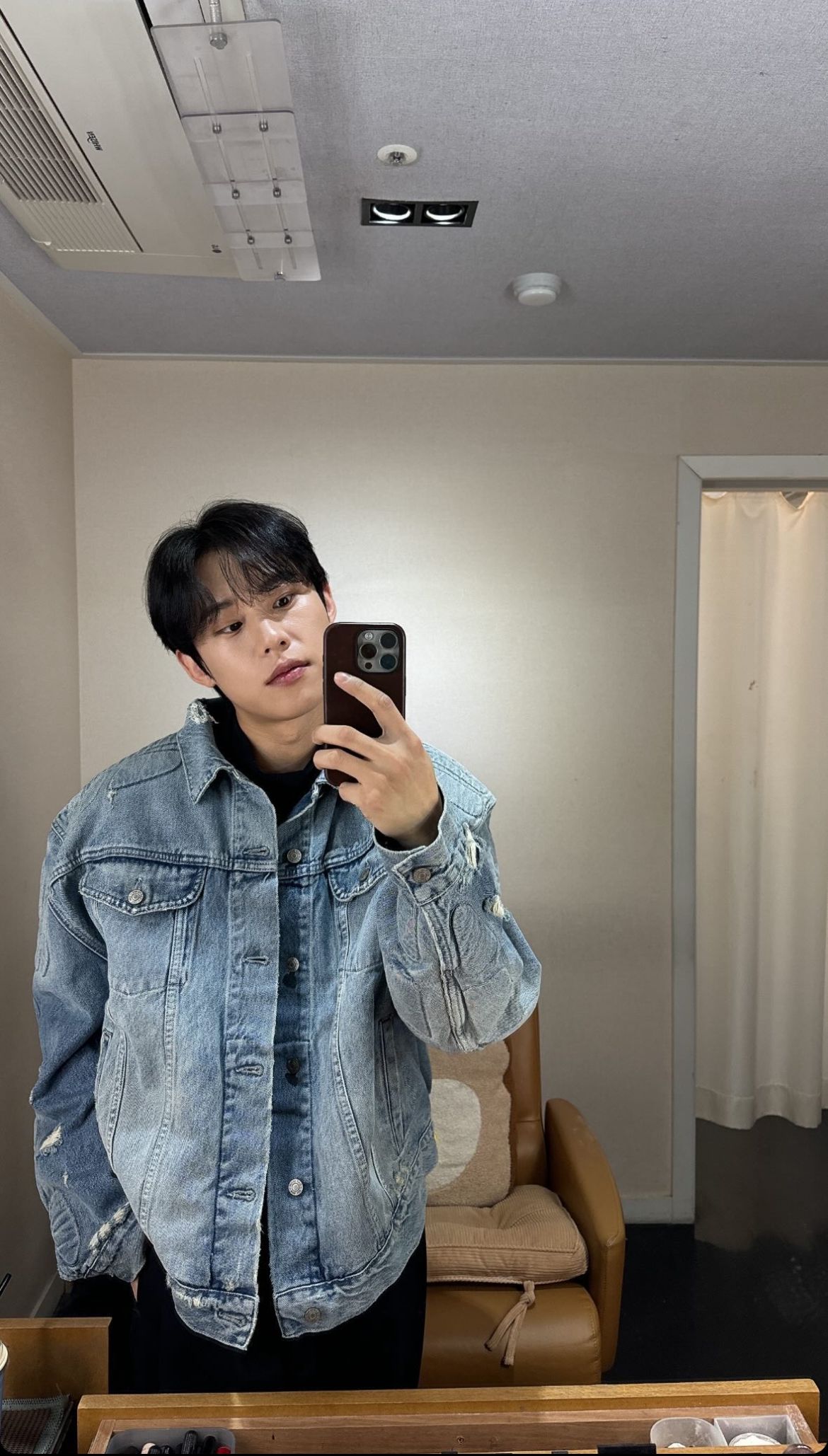 Cứ đứng vào gương là thành ảnh