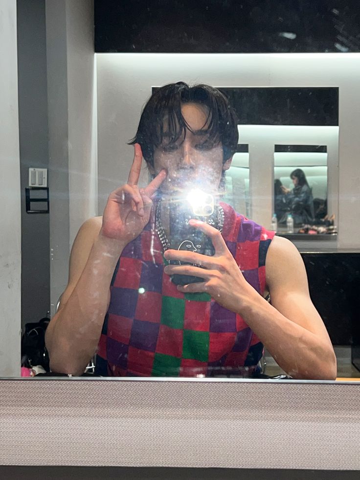 Cười không răng cũng được, miễn là có gu