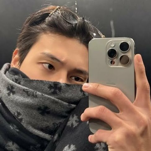 Có những lúc im lặng trước gương lại là điều tuyệt vời nhất