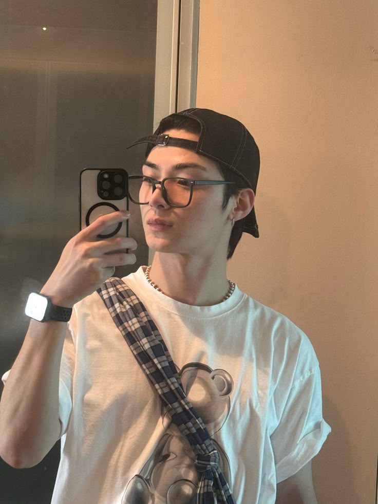 Ánh mắt lạnh hơn điều hòa