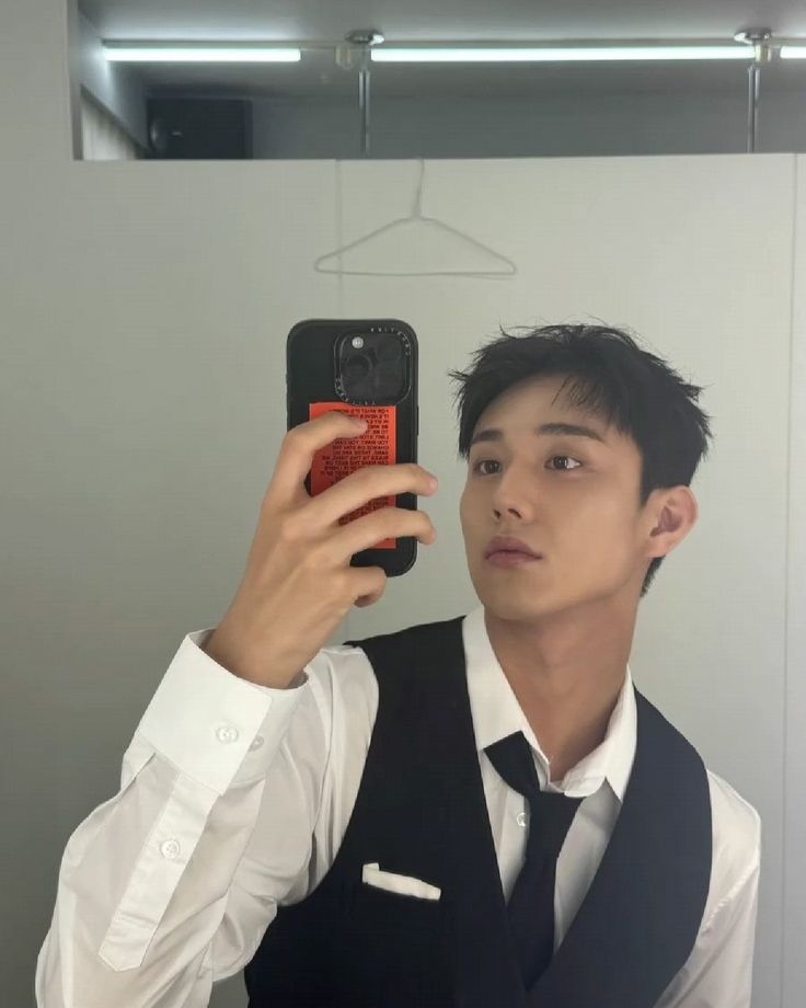 Trước gương là khoảnh khắc, sau ảnh là kỷ niệm