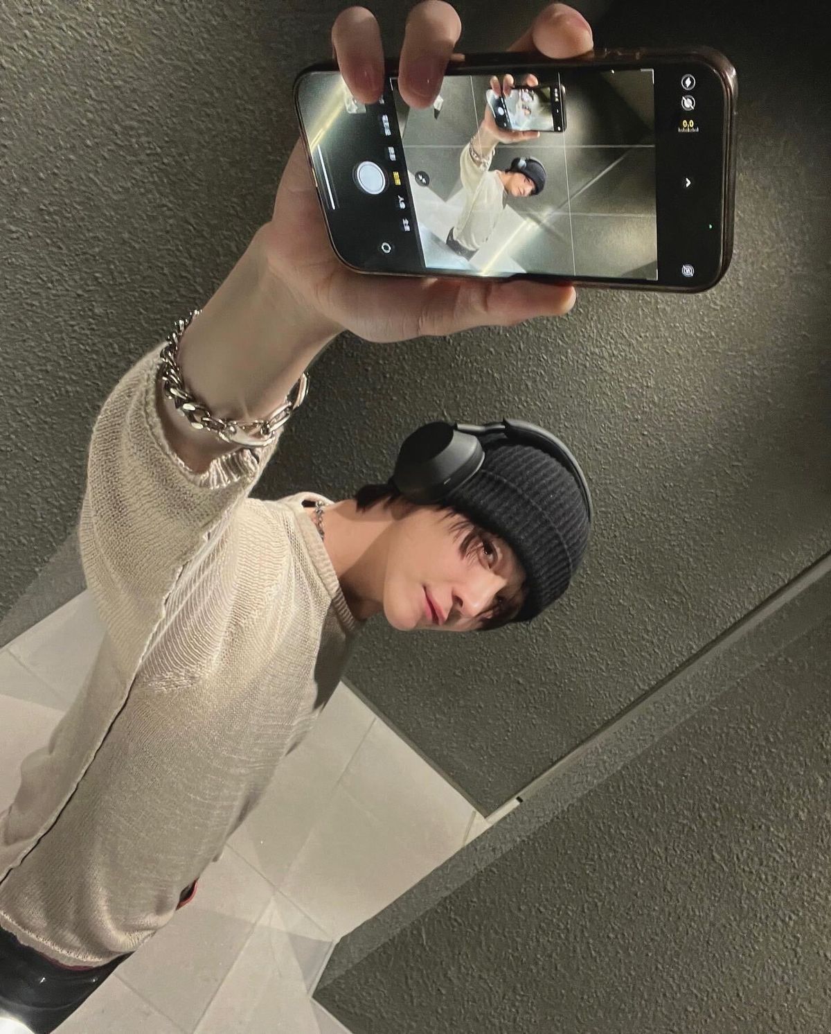 Thần thái không phải đến từ gương, mà từ tâm trạng