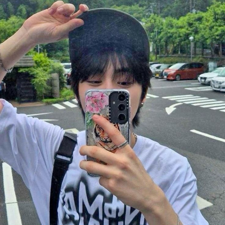 Cứ đứng vậy thôi, gương tự hiểu