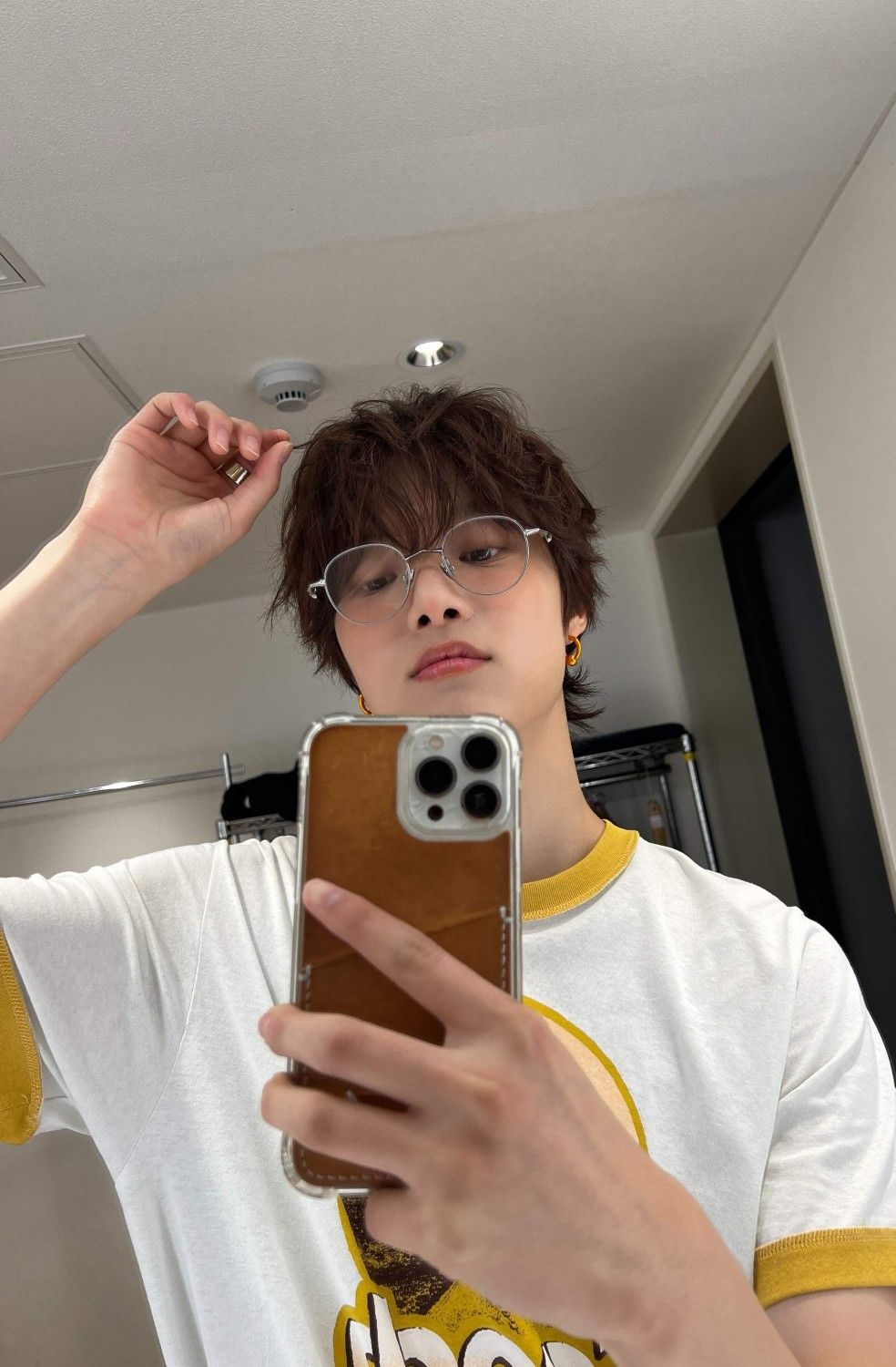 Người trong gương là mình, nhưng hơi biết tạo nét