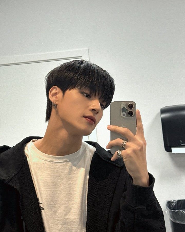 Một mình một gương, đủ để bùng nổ khí chất