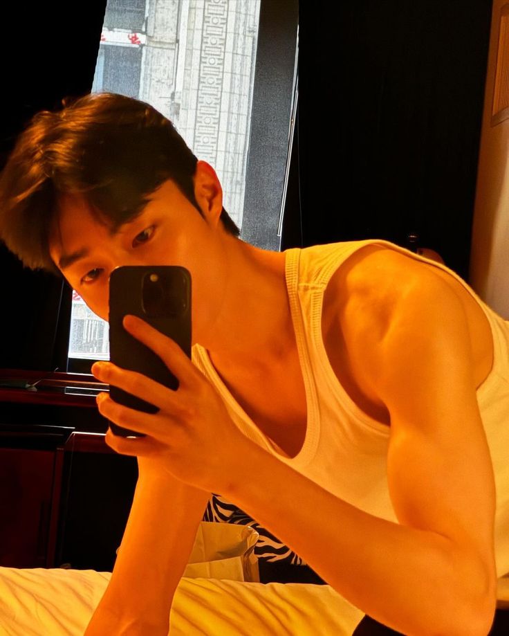 Mỗi lần nhìn vào gương, lại thấy một câu chuyện khác