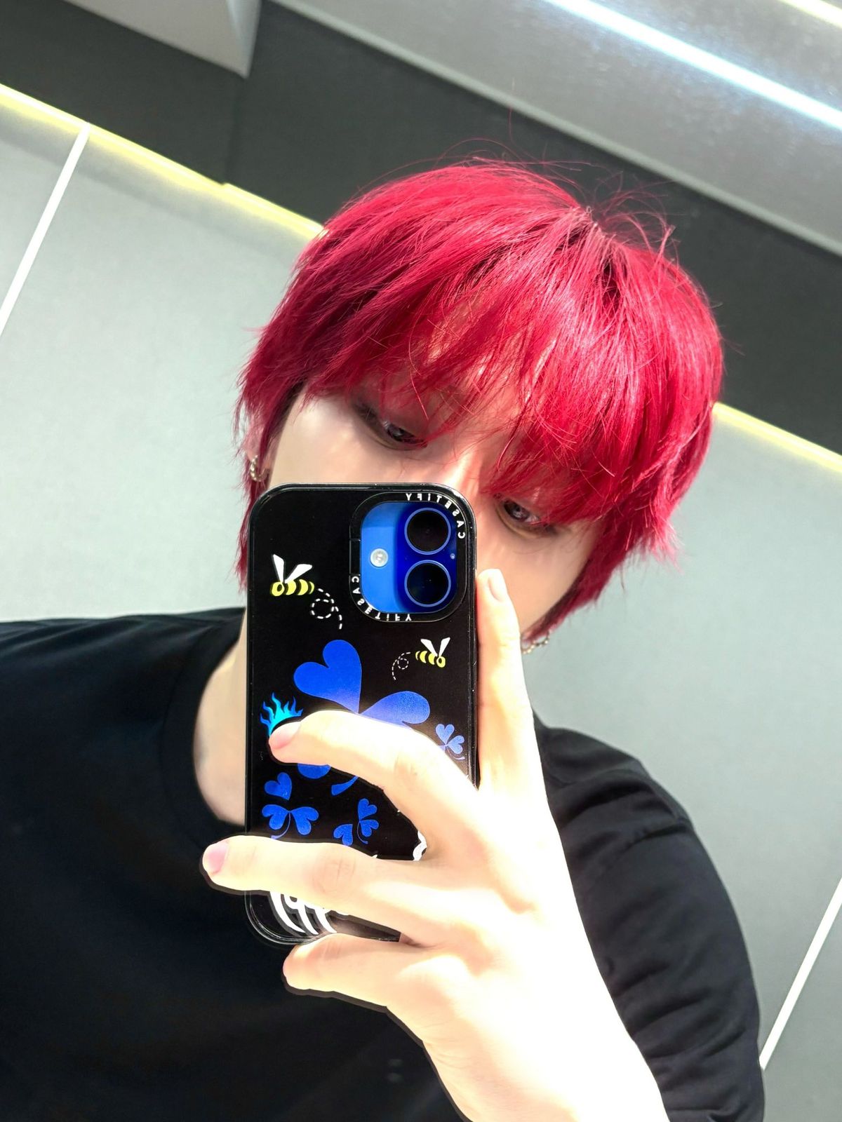 Đứng lùi một bước, cool thêm vài phần