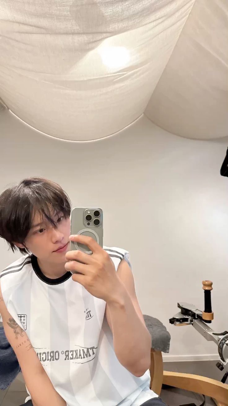 Không cần lý do để chụp ảnh trước gương