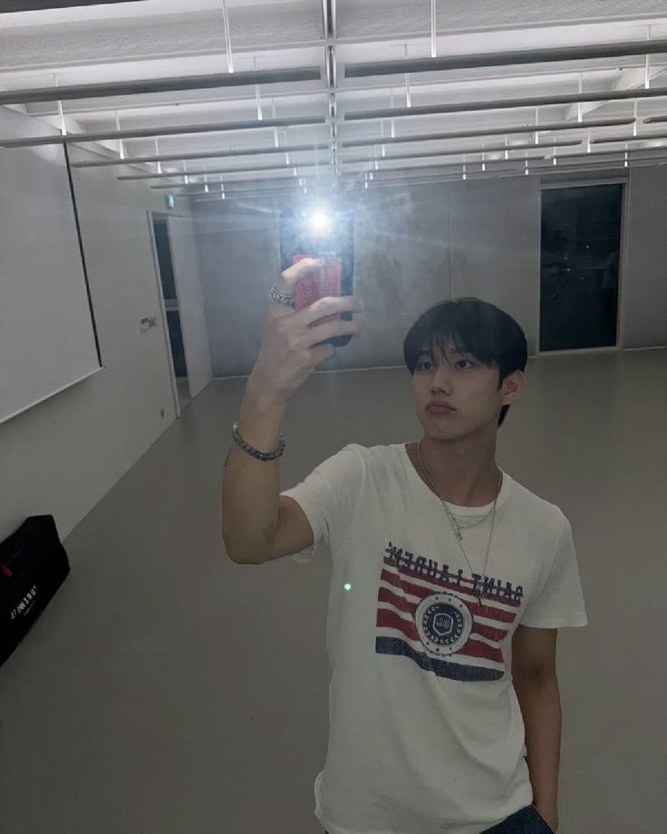 Không cần góc nghiêng hoàn hảo, chỉ cần góc nhìn đúng