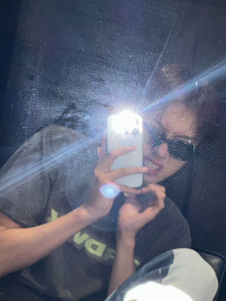 Gương phản chiếu người, ảnh phản chiếu mood