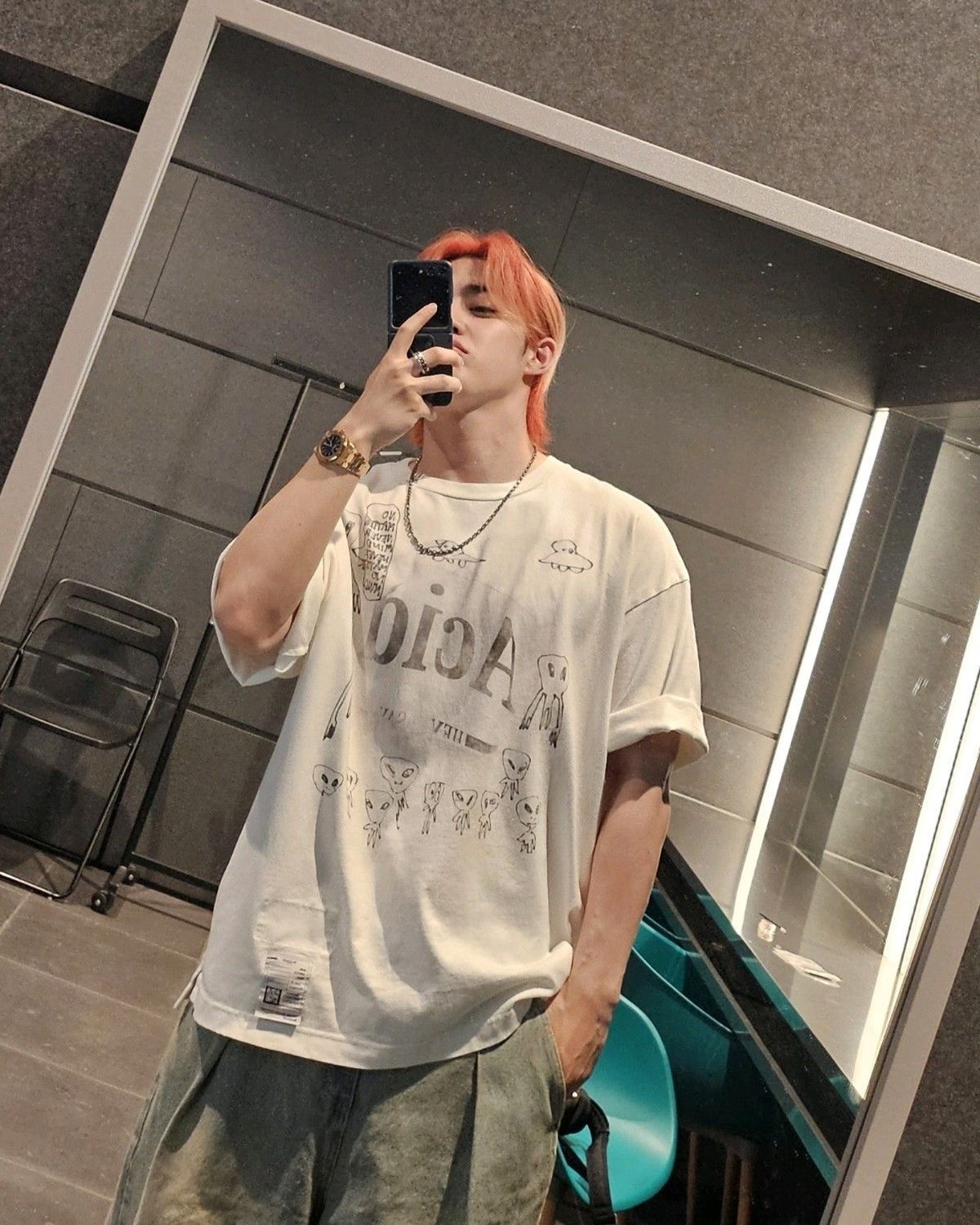 Ảnh gương không nói, nhưng khí chất gào thét