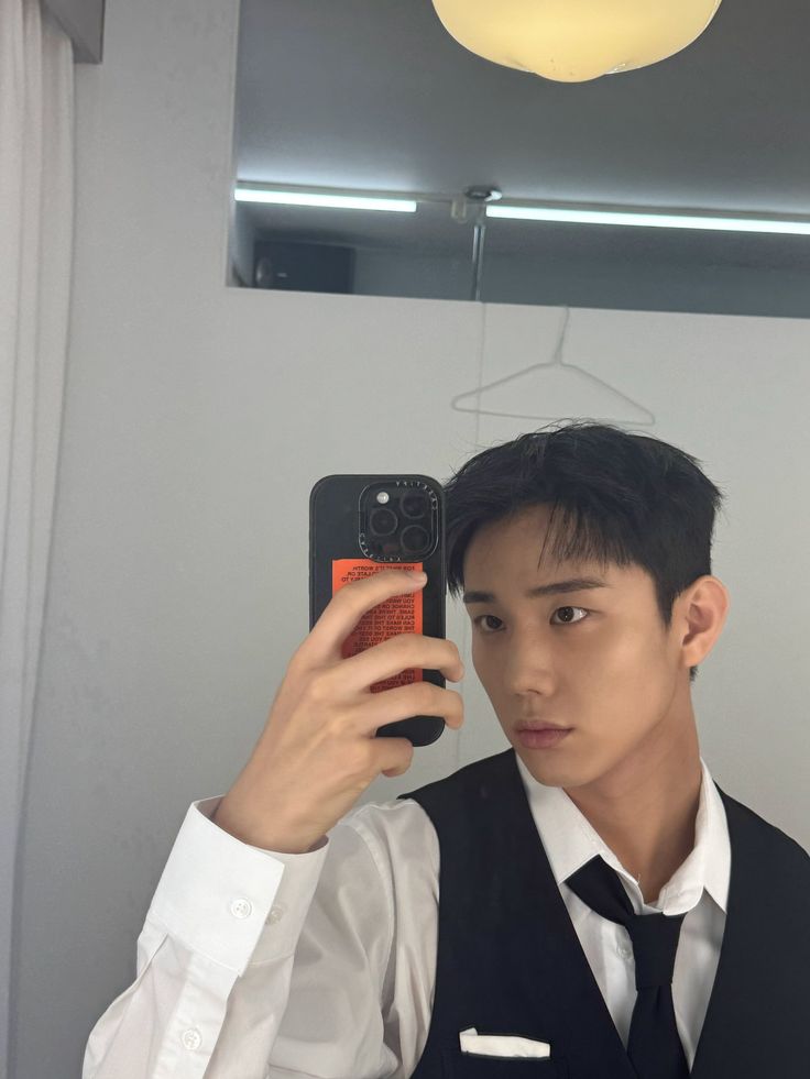 Gương là bạn, không phán xét và luôn phản hồi trung thực