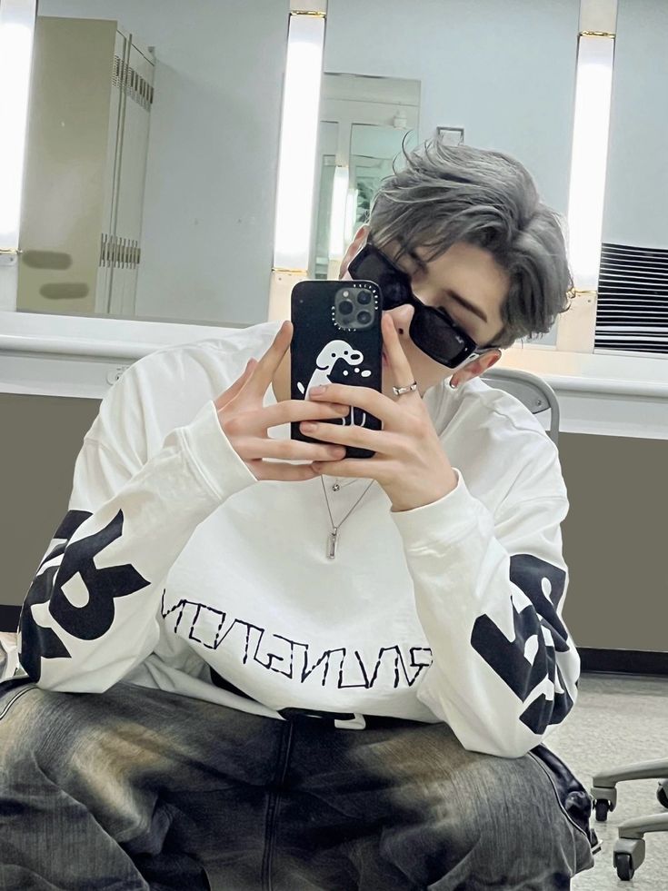 Gương không che khuyết điểm, chỉ cho mình biết chấp nhận