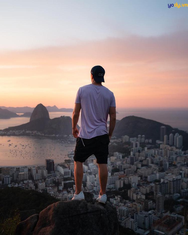 ảnh chụp sau lưng nam buồn