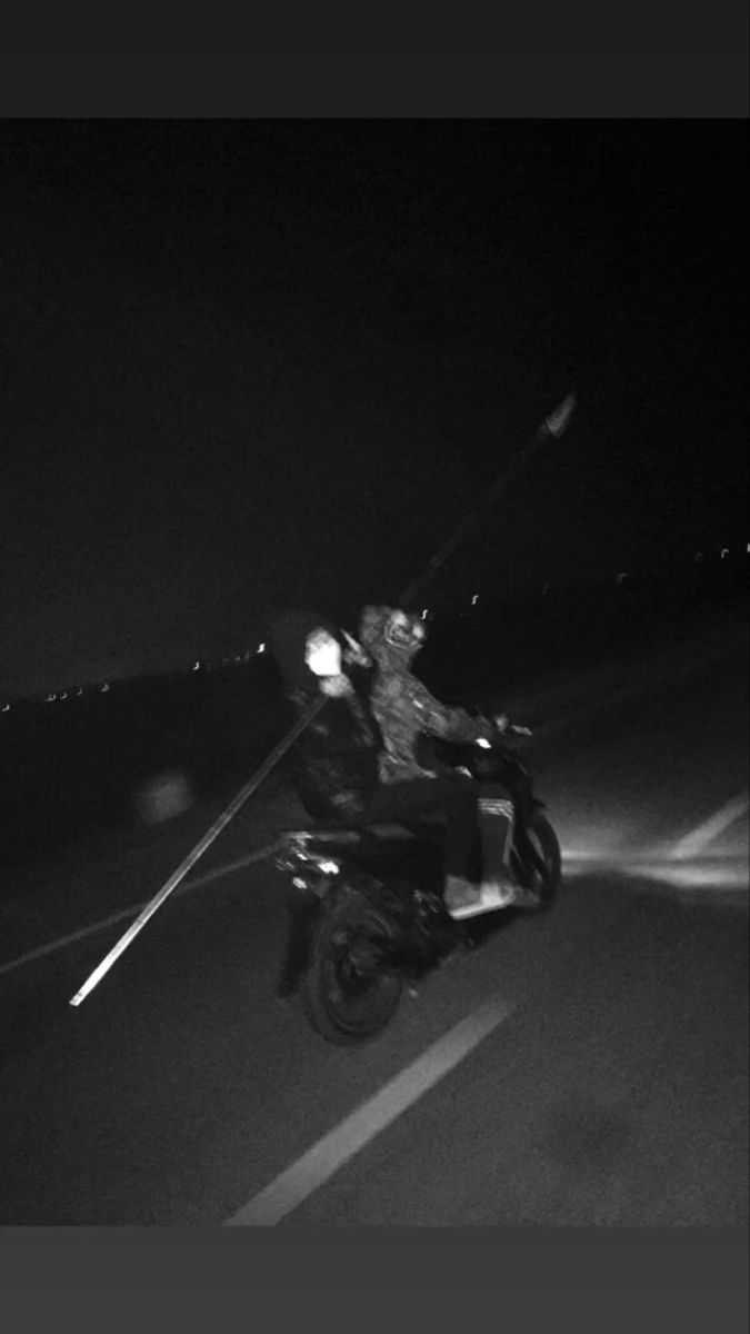 Ảnh boi phố cầm phóng