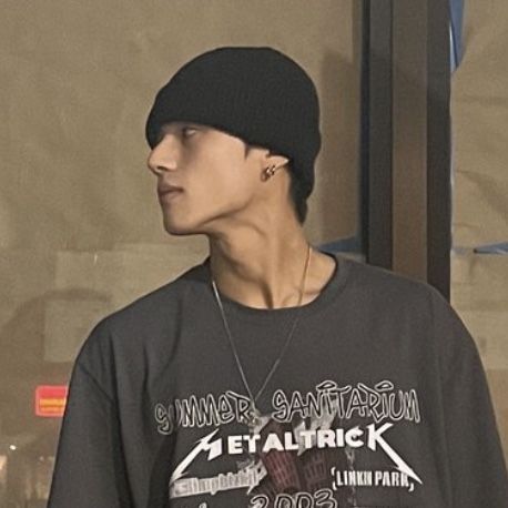 Quay mặt đi nhưng ai cũng phải ngoái lại