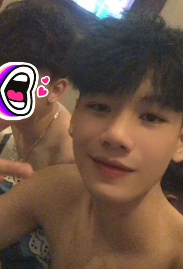 Một loạt ảnh trai đẹp 2013 trở thành biểu tượng vui vẻ trong nhiều hội nhóm online