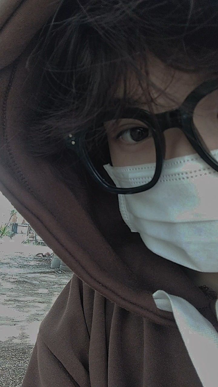 Ảnh trai đẹp k13 che mặt