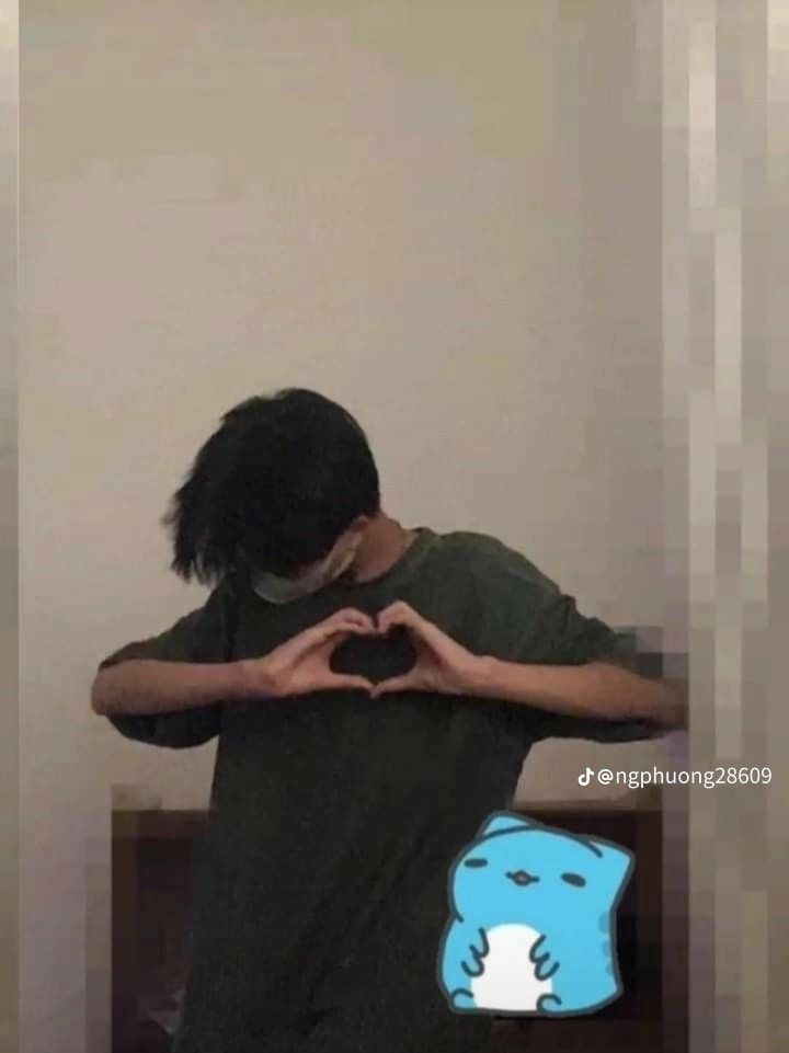 Ảnh trai K13 thu hút sự quan tâm khi xuất hiện ngày càng nhiều trên mạng xã hội